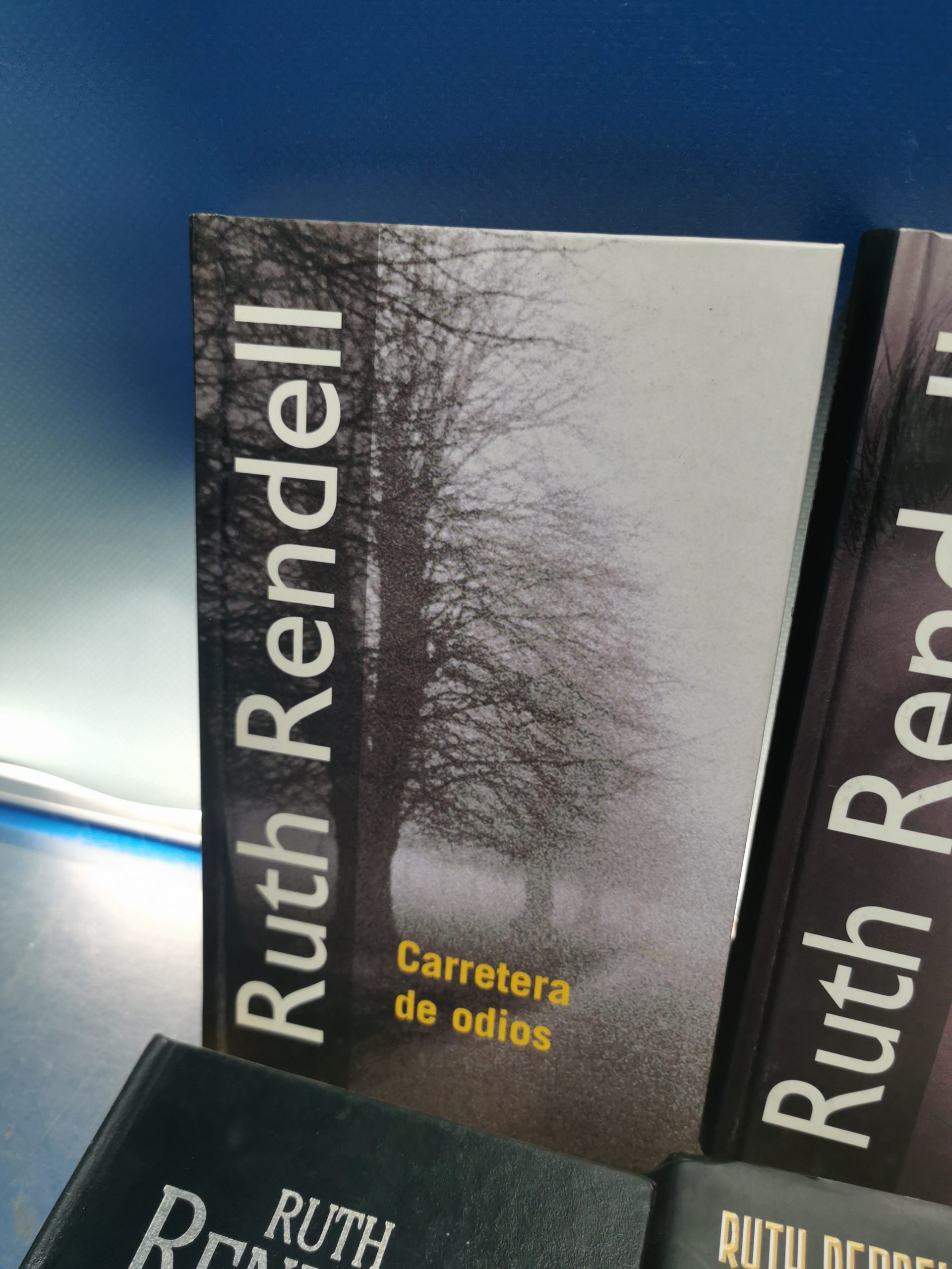 4 libros, 6 novelas del autor Ruth Rendell. - Imagen 7