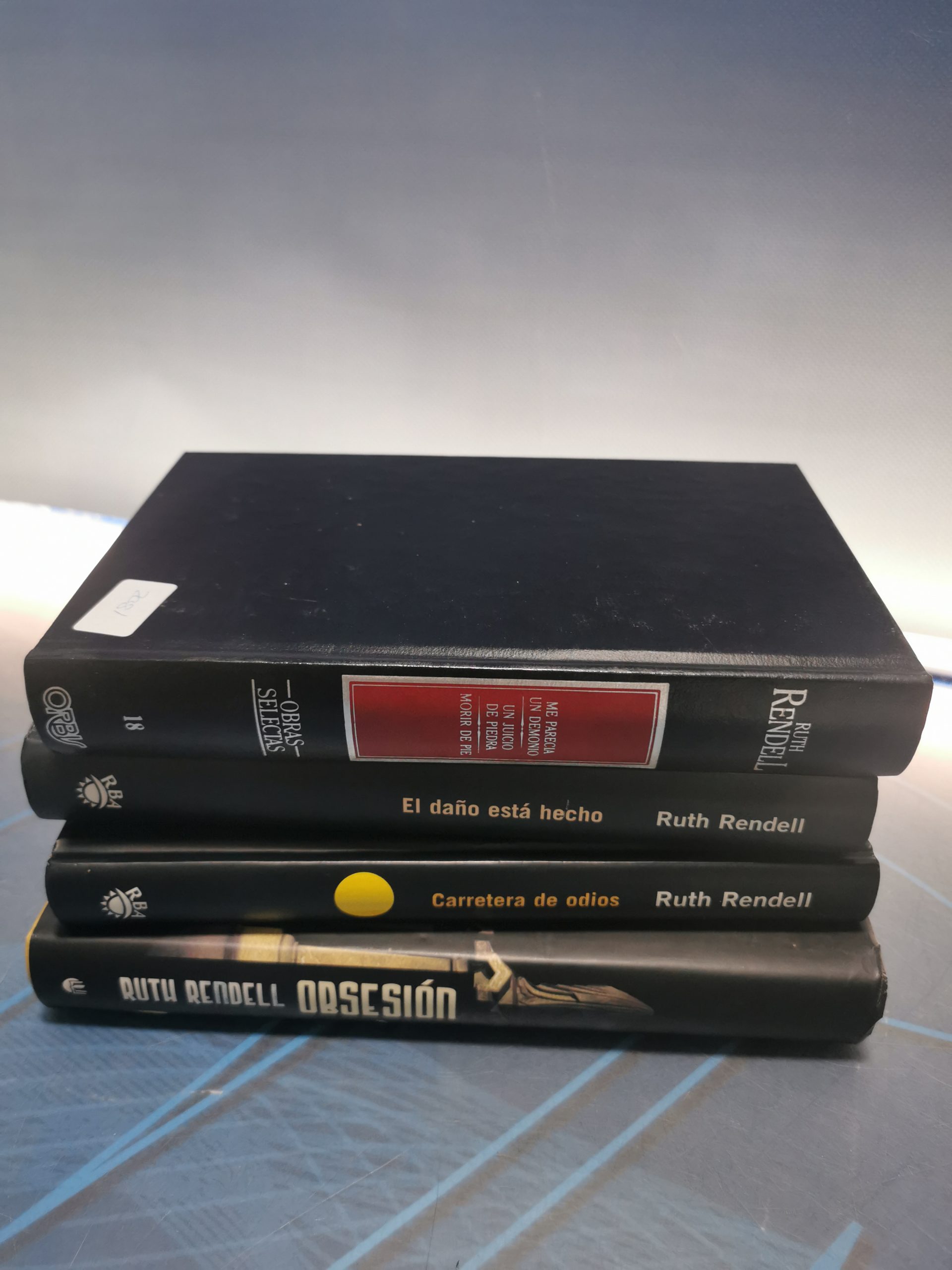 4 libros, 6 novelas del autor Ruth Rendell. - Imagen 3