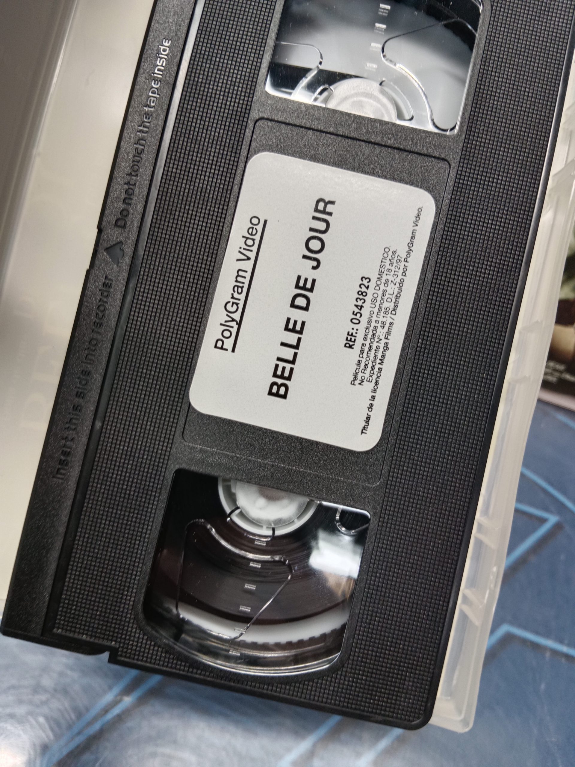 2 vhs, Películas de Luis Buñuel- VIRIDIANA – BELLE DE JOUR - Imagen 5